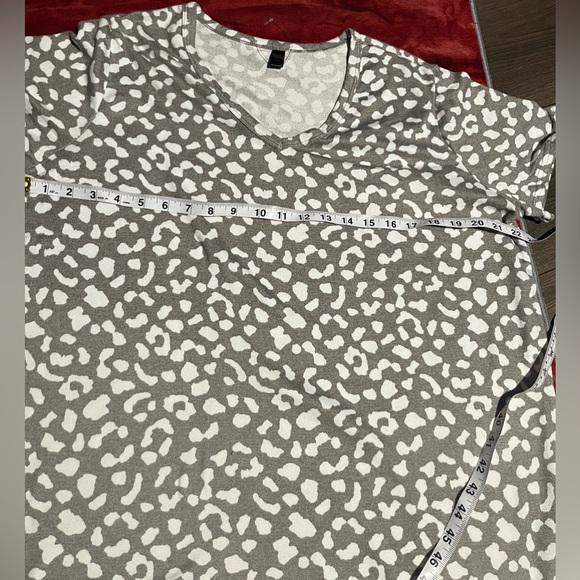 3 piece women’s pajama set. NWOT never worn XL White/gray leopard print - Picture 7 of 16